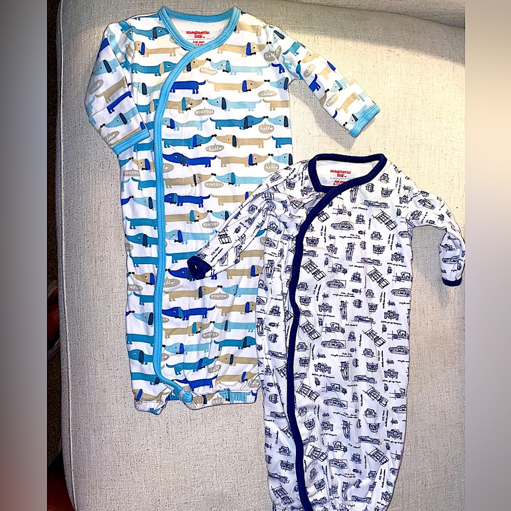 Set of 2 Magnetic Me  newborn - 3 Month sleep gown